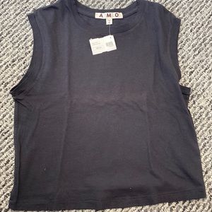 Amo sleevless tee